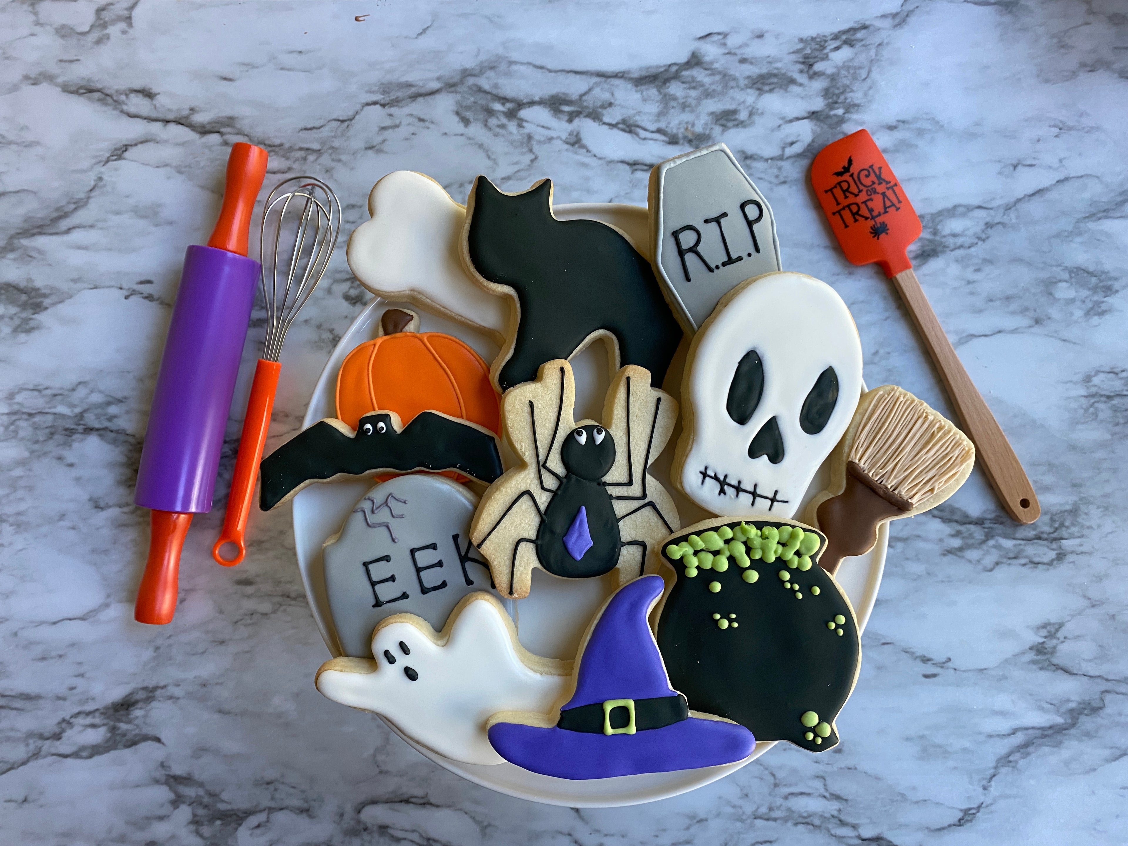Trick or Treat Deluxe Cookie Decorating Set