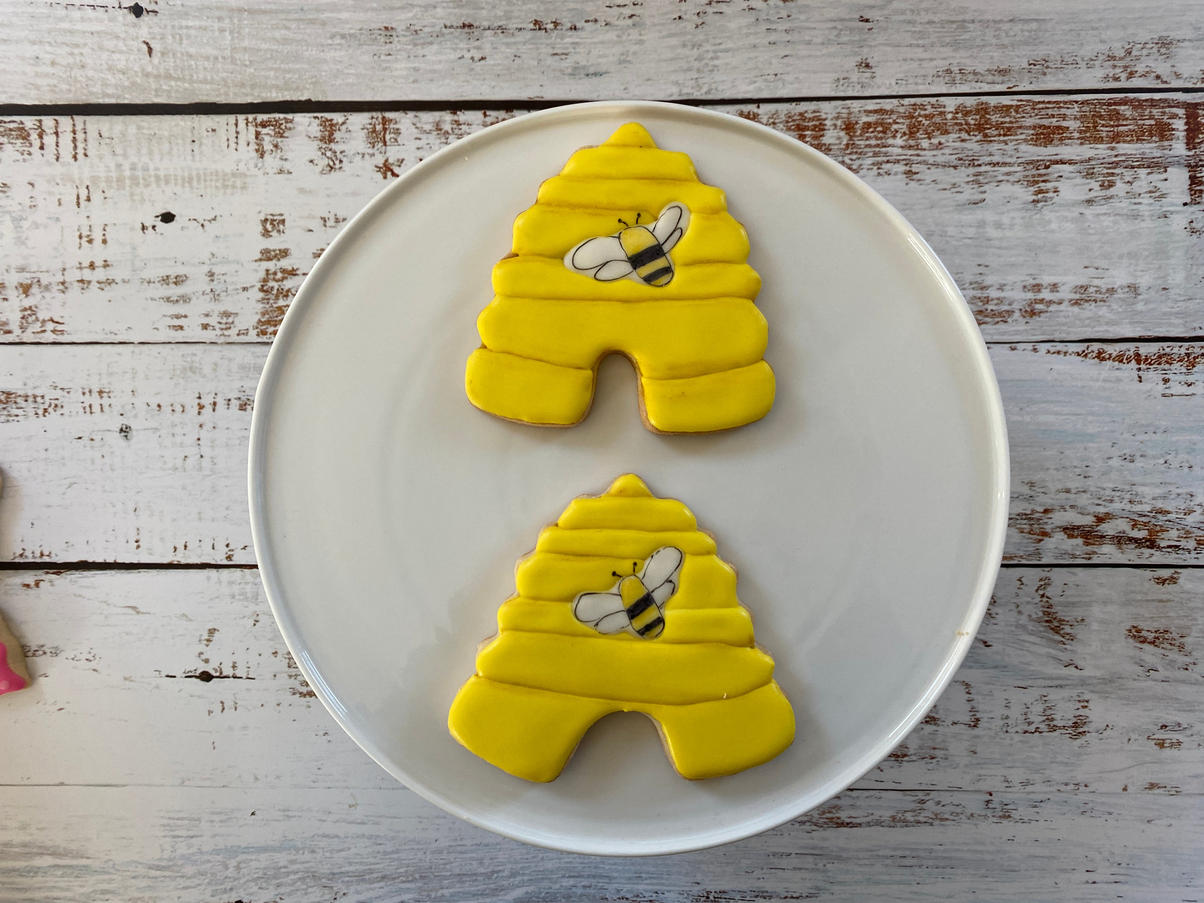 Spring Fling Busy Bee  Cookie Cutter Set with Spatula