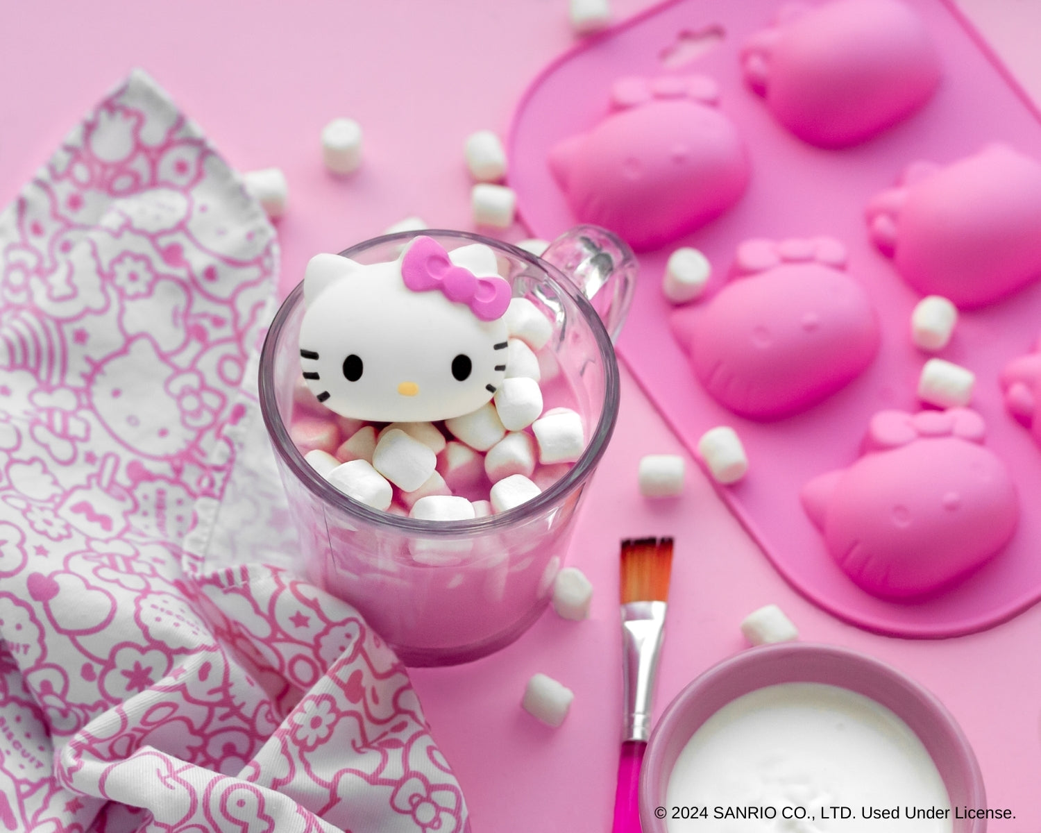 Hello Kitty® Make Your Own Hot Cocoa Bombs Set