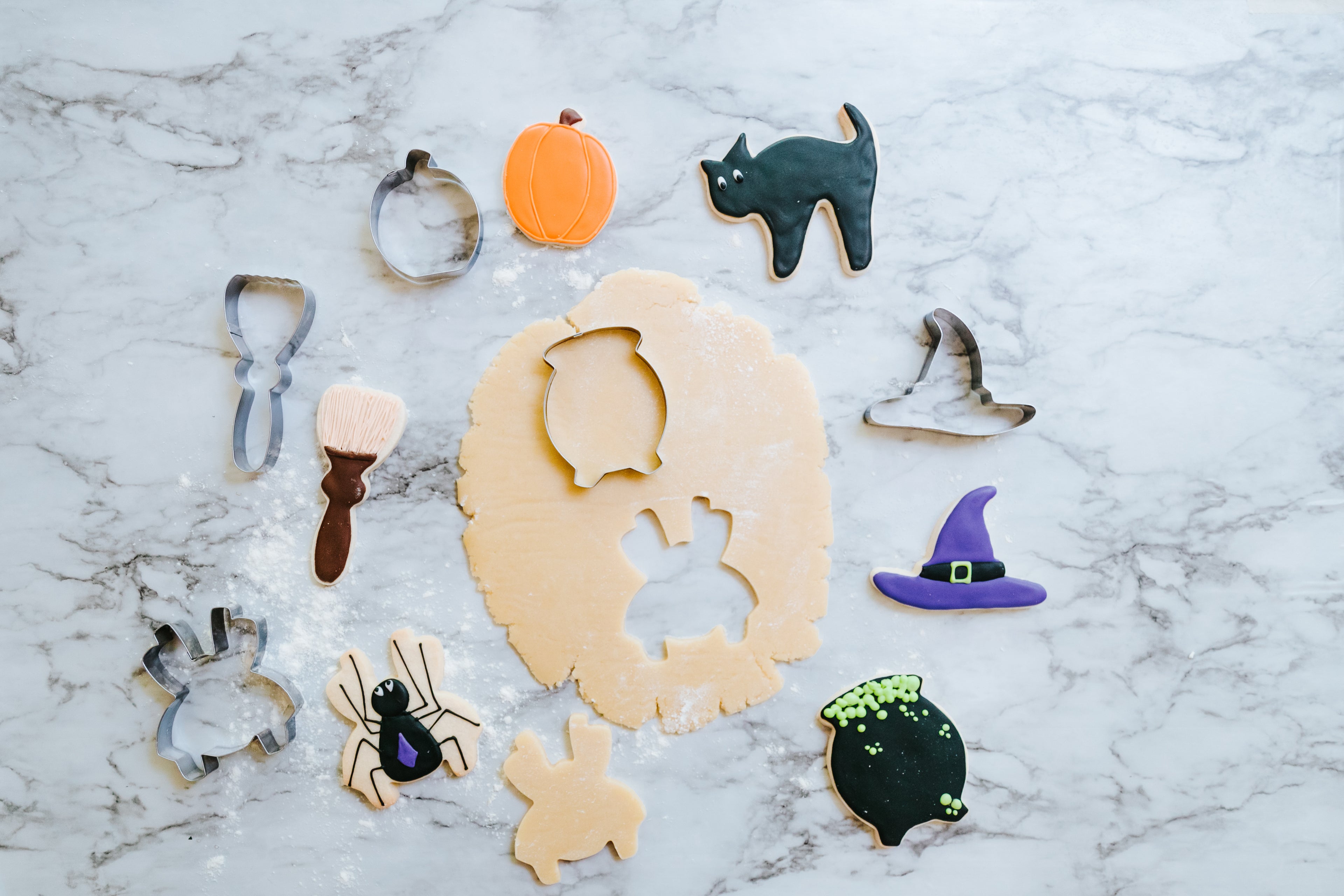 Trick or Treat Deluxe Cookie Decorating Set
