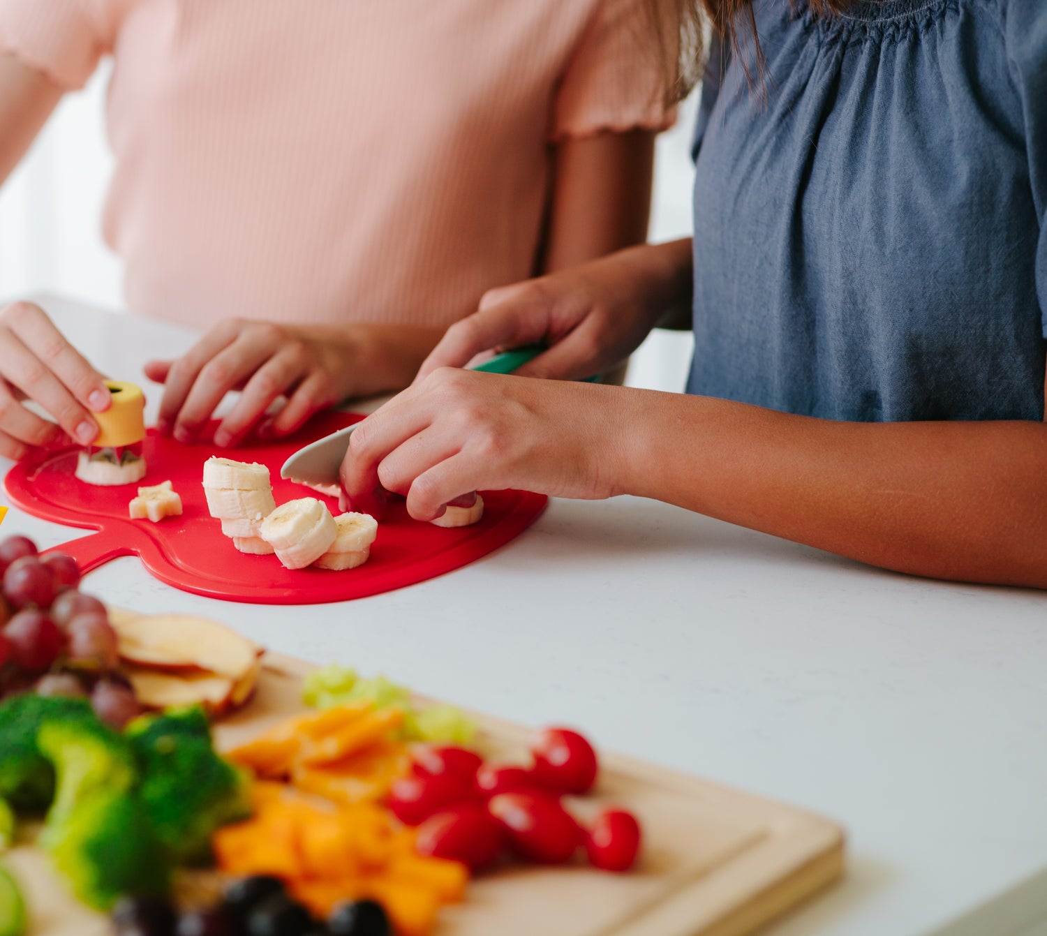 Foodie Friends Cutting Board and Knife Set