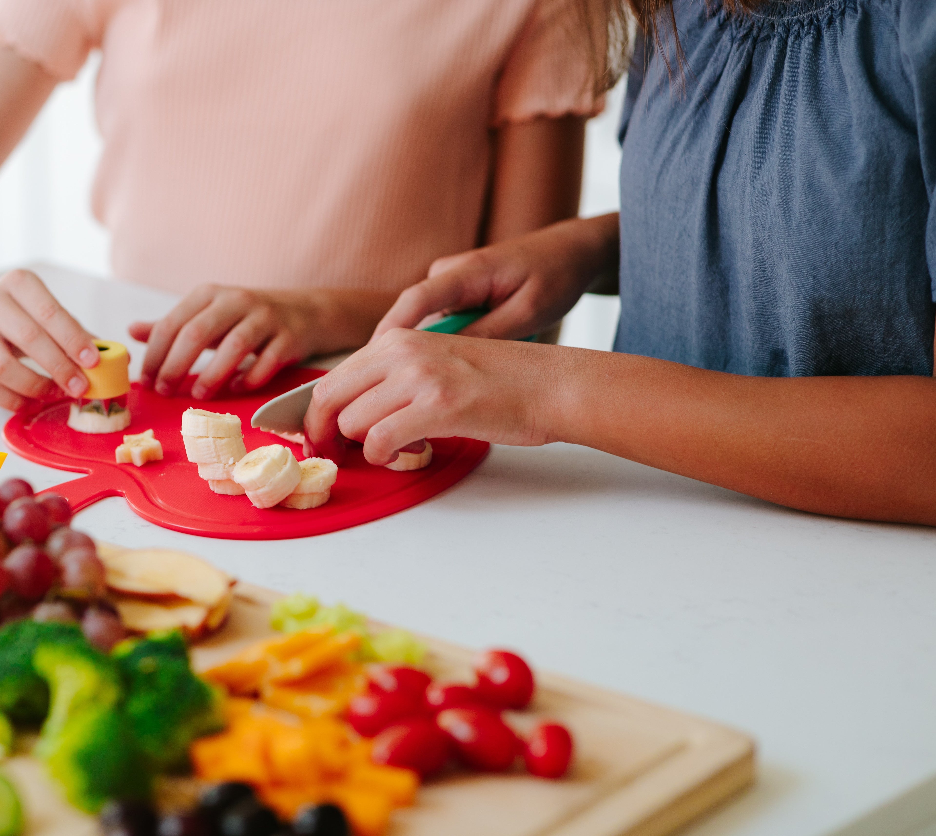 Foodie Friends Cutting Board and Knife Set
