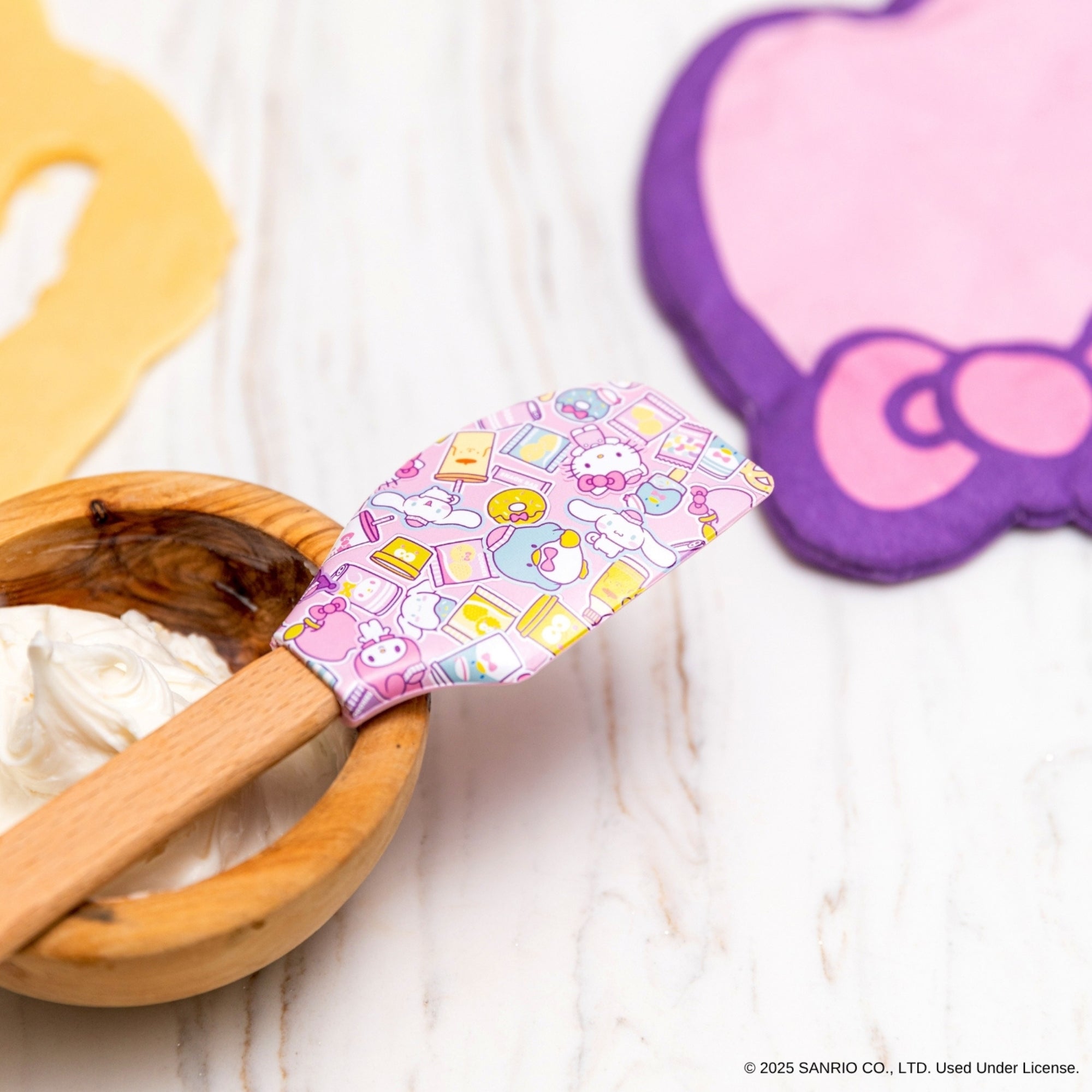 Hello Kitty® Cookie Cutter Set with Spatula