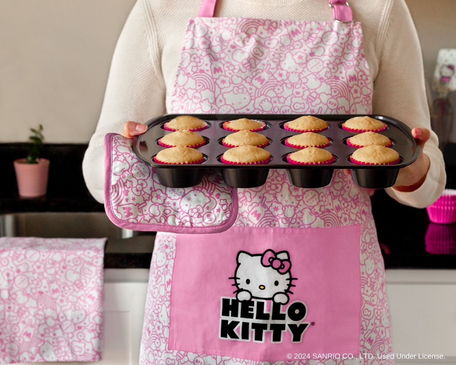 Hello Kitty® Adult Apron and Potholder Set