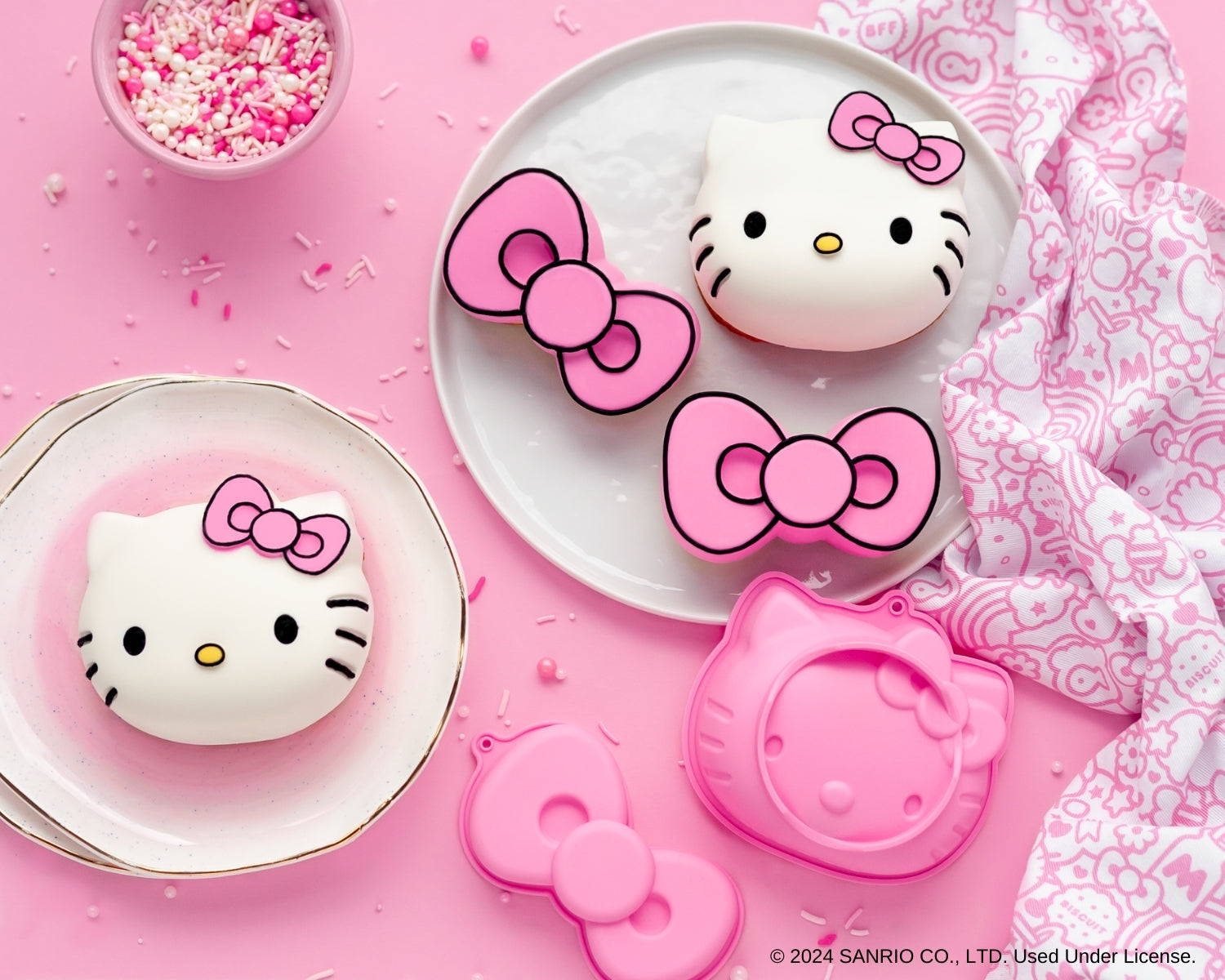 Hello kitty hot sale miniature set