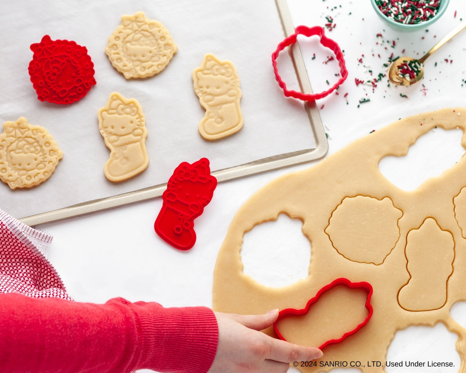 Hello Kitty Holiday Cookie Stamp and Frosting Set