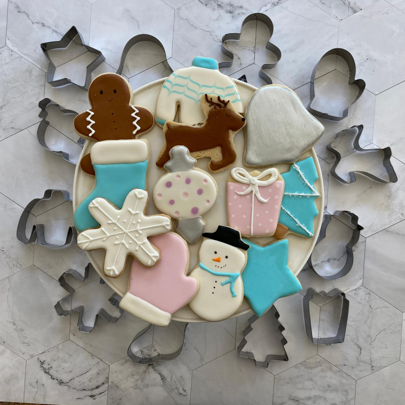Winter Wonderland Holiday Ornament Cupcake Mold – Handstand Kitchen